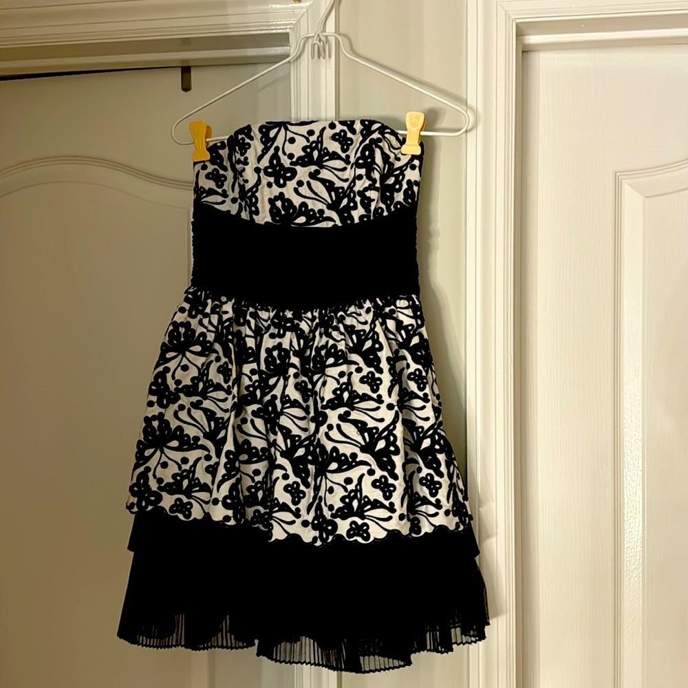 Betsy Johnson worn once detachable straps included